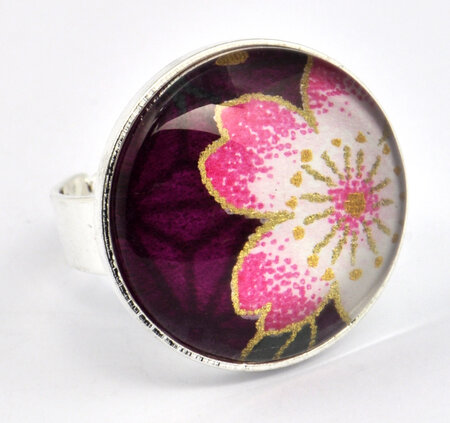 Bague cabochon Fleur Fond violine