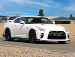 2 tours au volant d’une Nissan GTR sur le circuit de Dijon-Prenois - SMARTBOX - Coffret Cadeau Sport & Aventure