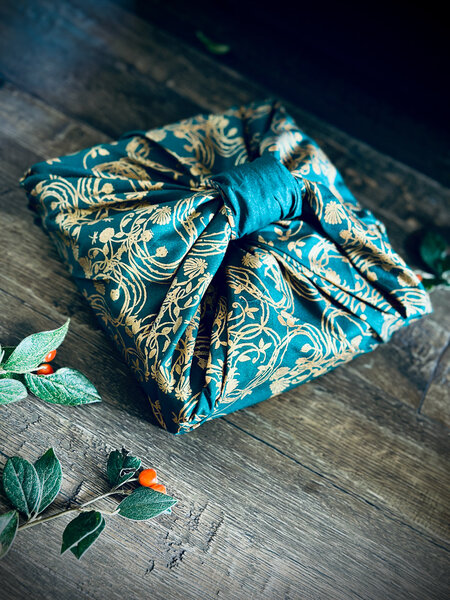 Papier Cadeau Réutilisable Emballage Furoshiki Coton Recyclé : Jardin Secret en Vert Sapin (Taille M) 55x55 cm collection monochrome