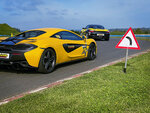 SMARTBOX - Coffret Cadeau Stage pilotage enfant : 3 tours de circuit au volant d'une McLaren 540C -  Sport & Aventure