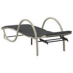 vidaXL Chaises longues lot de 2 avec table gris clair résine tressée