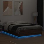 vidaXL Cadre de lit avec LED sans matelas chêne marron 140x200 cm