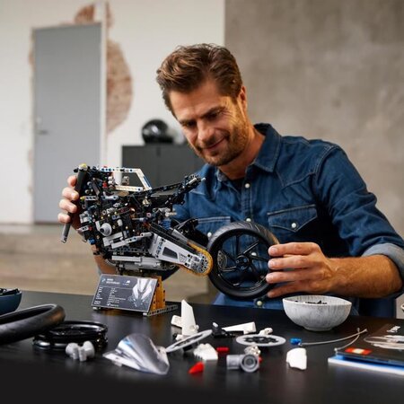 Lego 42130 technic bmw m 1000 rr modele réduit de moto pour adulte maquette  pour construction et exposition idée de cadeau - La Poste