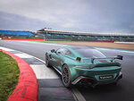 SMARTBOX - Coffret Cadeau Stage de pilotage : 2 tours de circuit au volant d'une Aston Martin Vantage F1 Edition -  Sport & Aventure