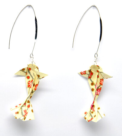 Boucles d'oreille papier origami carpe beige