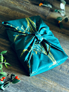 Papier Cadeau Réutilisable Emballage Furoshiki Coton Recyclé : Chante d'Aube en Vert Sapin (Taille M) 55x55 cm collection monochrome