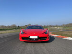5 tours au volant d'une ac cobra et ferrari 458 italia avec baptême de drift sur le circuit lohéac - smartbox - coffret cadeau sport & aventure