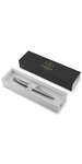 Parker jotter stylo bille  acier  recharge encre gel noire  pointe moyenne (0 7 mm)  coffret cadeau