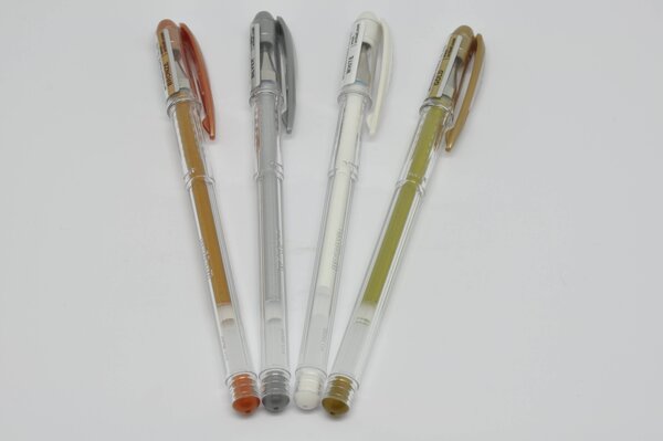 Stylos métallisées pointe moyenne roller encre gel 4 pièces