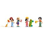 LEGO Friends La maison de famille de Liann 42687  946 pièces  4 mini-poupées