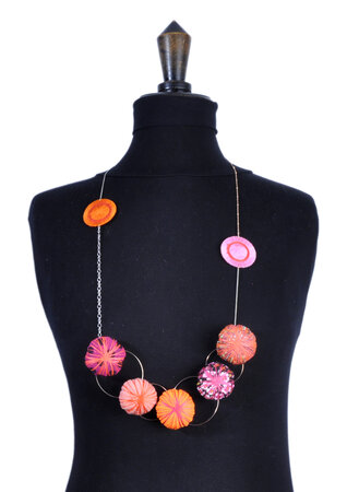 Collier long holly coussin tons orange et rose