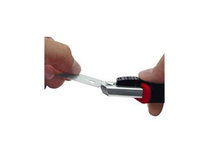 cutter professionnel Auto-Load  lame: 18 mm  noir/rouge WEDO