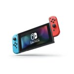 Console nintendo switch avec un joy-con bleu néon et un joy-con rouge néon