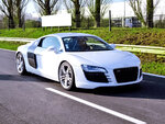 SMARTBOX - Coffret Cadeau Stage de pilotage : 2 tours sur le circuit de Magny-Cours en Audi R8 V10 -  Sport & Aventure