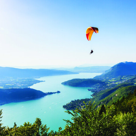 Baptême en parapente de 15 min en duo au-dessus du lac d’annecy - smartbox - coffret cadeau sport & aventure