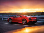 SMARTBOX - Coffret Cadeau Stage de pilotage : 2 tours sur le circuit d'Issoire en Ferrari F8 -  Sport & Aventure