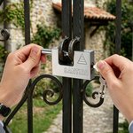 Cadenas monobloc renforcé en acier trempé pour box  conteneurs  portail