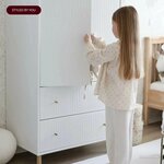 Flexa SAGA Armoire 2 portes et 2 tiroirs a facades rainurees Blanche Pieds et boutons en chene