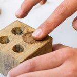 DIY encens - Moule en bois pour 4 cônes + Poudre Cœur de Myrrhe + Poudre de finition