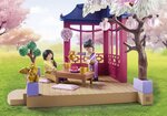 PLAYMOBIL 71762 - Specials Jardin asiatique avec deux personnages et pandas