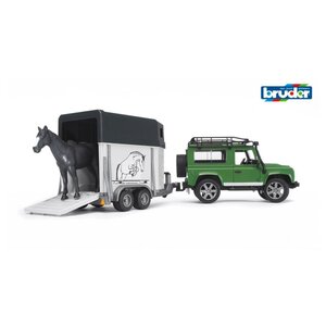 Land Rover Defender avec van pour chevaux et 1 cheva