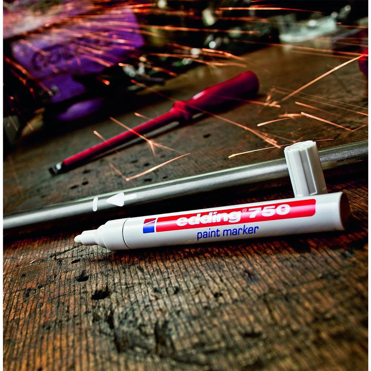 Marqueurs Peinture Edding 750 Industrie – Lot De 8, Blanc, 2-4 Mm, Très Couvrant Et Résistant à La Lumière