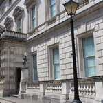 SMARTBOX - Coffret Cadeau - Visite guidée de 2h30 à la découverte des lieux de tournage de la série Downton Abbey® à Londres pour 2 -