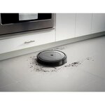 iRobot R113840 - Aspirateur robot 2 en 1 Roomba Combo - Home Base - 3 modes de lavage - Bac 450ml - Réservoir d'eau 300 ml