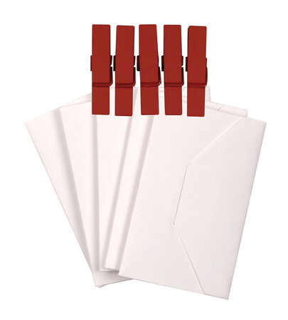 Enveloppe blanche x6 et Pince à linge rouge 6 pièces