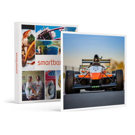 SMARTBOX - Coffret Cadeau Pilotage sur circuit : 10 à 14 tours au volant d’une Formule 4 Tatuus -  Sport & Aventure