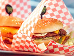 SMARTBOX - Coffret Cadeau Repas gourmand et éthique : burger avec frites dans un fast-food 100   vegan -  Gastronomie