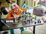 LEGO City - Parc d'attractions Robot World - Ensemble de construction 60421 avec montagnes russes et minifigurines