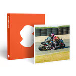 SMARTBOX - Coffret Cadeau Baptême passager en moto : 3 tours à l'arrière d'un pilote professionnel sur le circuit du Val de Vienne -  Sport & Aventure