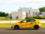 SMARTBOX - Coffret Cadeau Stage d’initiation à la conduite junior : 2 tours de circuit en Clio RS pour 1 enfant -  Sport & Aventure