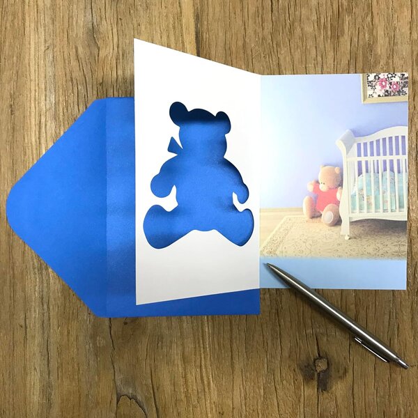Carte de bébé, carte de félicitations pour la naissance avec bébé dormant et petit lapin