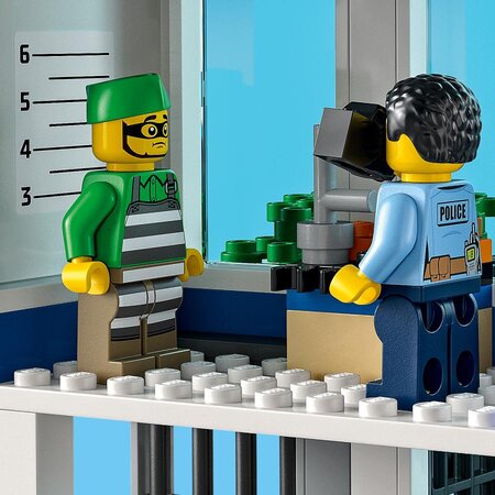 Lego 60316 city le commissariat de police jouets voiture camion de poubelle  et hélicoptere enfants +6 ans set aventures - La Poste