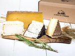SMARTBOX - Coffret Cadeau - Assortiment de 3 délicieux fromages, vin rouge et spécialités artisanales - .