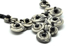 Collier textile gris et noir