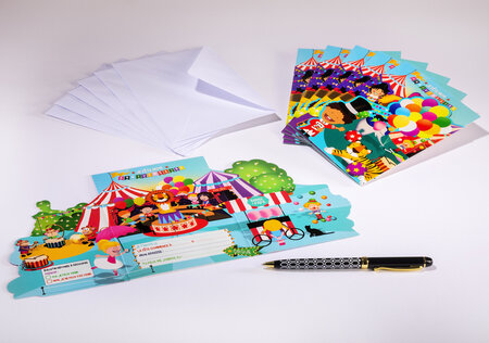 Sachet de 6 cartes tri-volet d'invitation d'anniversaire enfant et 6  enveloppes - La Poste