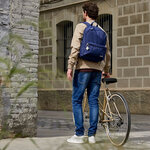 Sac à dos urbain Milan Serie 1918 22L - Poche avant + 2 poches latérales - Poignées réglables et rembourrées - Taille 41x30x18cm - Couleur Bleu foncé
