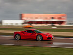 SMARTBOX - Coffret Cadeau Frissons sur le circuit de La Ferté-Gaucher : 2 tours à bord d'une Ferrari 488 GTB -  Sport & Aventure