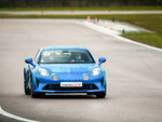 Sensations fortes sur circuit : 2 tours mémorables à bord d'une alpine a110r - smartbox - coffret cadeau sport & aventure