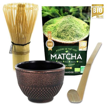 Coffret thé Matcha + fouet + cuillère en bambou + tasse noir & violet