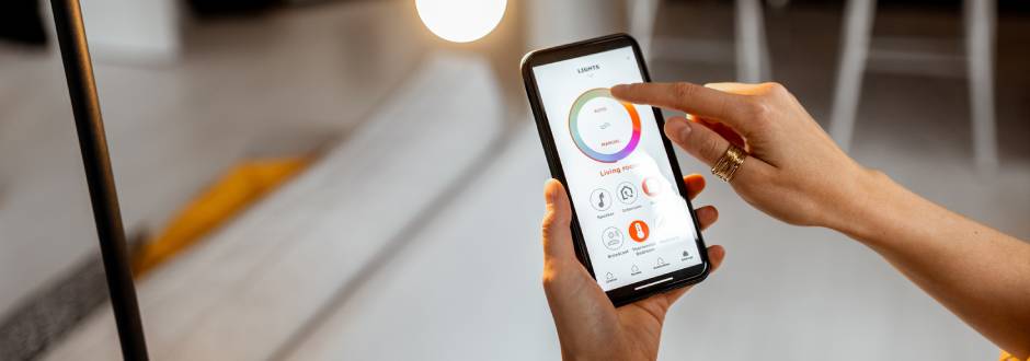 contrôle de la luminosité des ampoules via le smartphone