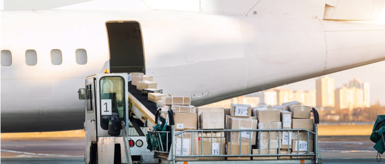 Expédiez vos colis à l’international​ avec La Poste Pro