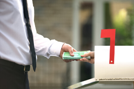 Comment envoyer de l’argent par La Poste ?