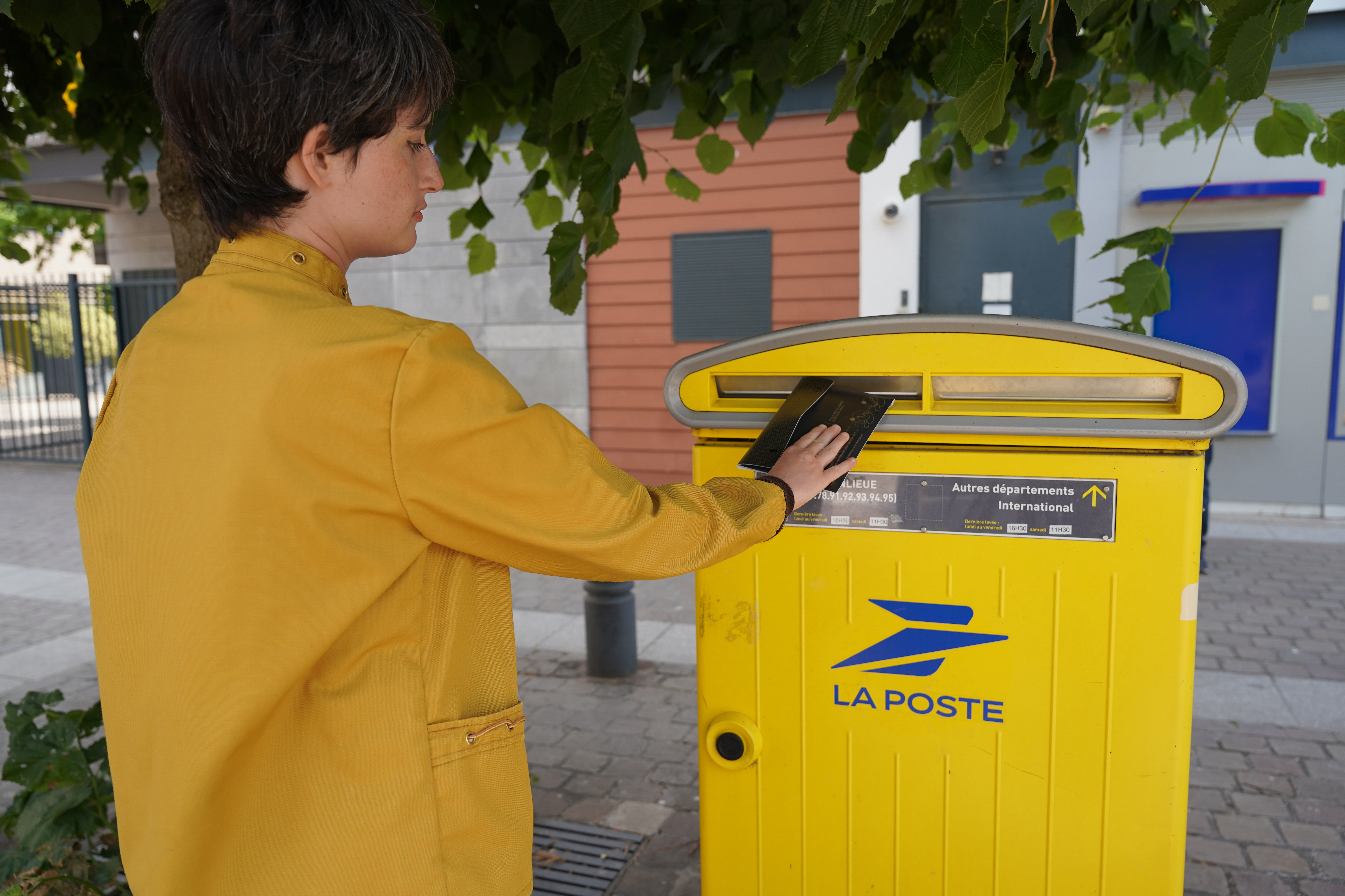enveloppe réutilisable  remis dans la boite aux lettre 