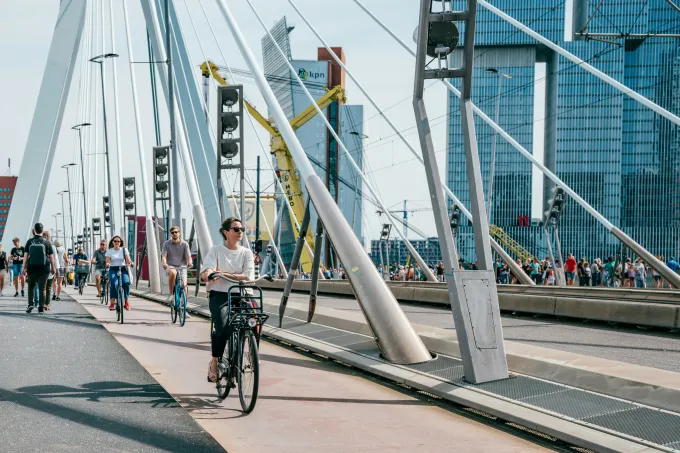 Personne sur des vélos
