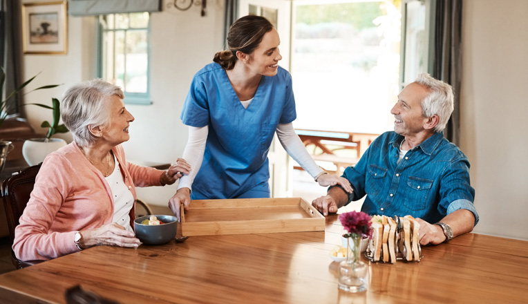 Personnes âgées : quelles solutions pour bien vieillir à domicile ?