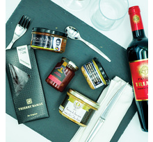 SMARTBOX - Coffret Cadeau - Coffret mixte de terrines, chocolat et vin rouge livré à domicile -
